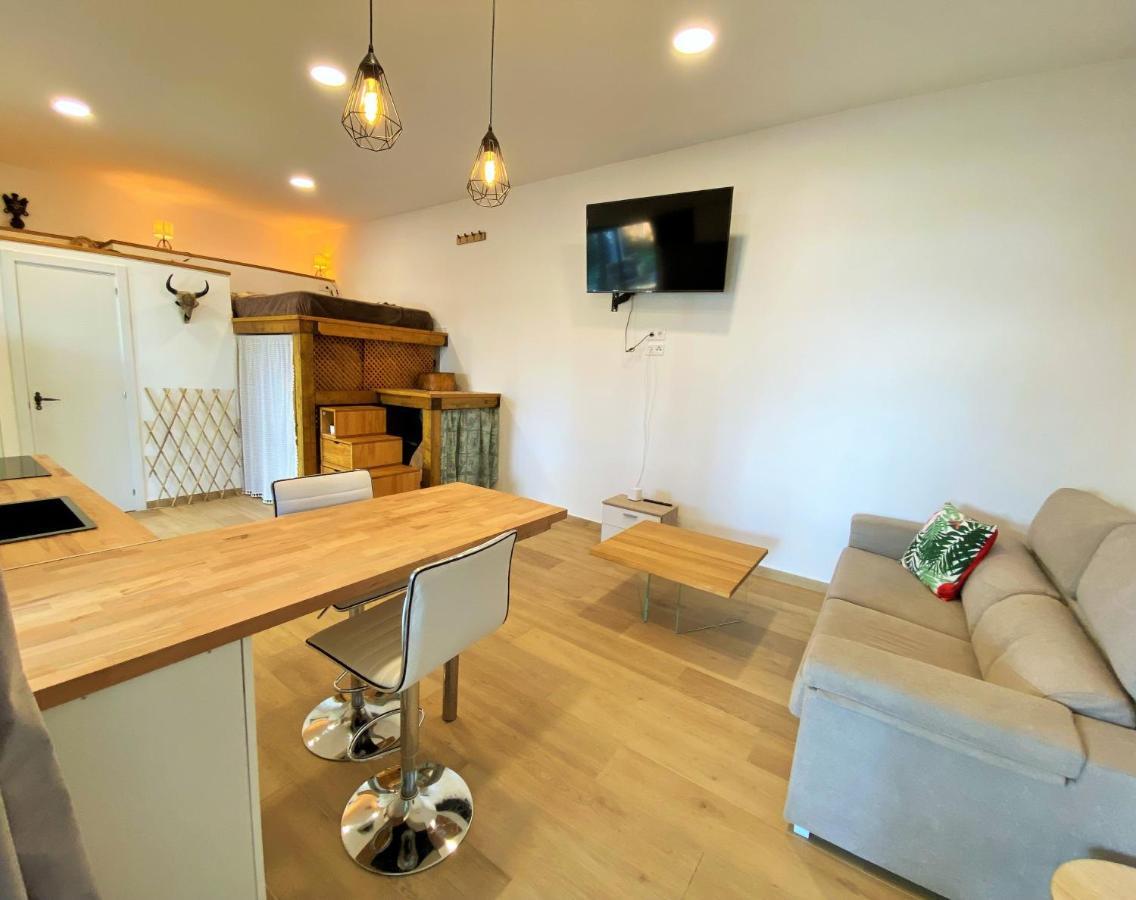 Villa Sitges El Ranch Amaizing Outdoor Areas Beaches At 5 Minutes Walk Sitges At 15 Min Drive Ac Pool Jacuzzi & Garden Xxl Calafell Exteriör bild