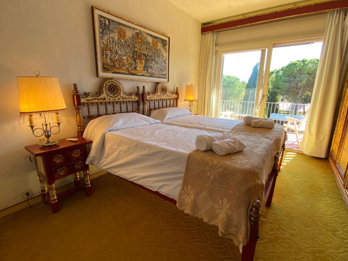 Villa Sitges El Ranch Amaizing Outdoor Areas Beaches At 5 Minutes Walk Sitges At 15 Min Drive Ac Pool Jacuzzi & Garden Xxl Calafell Exteriör bild